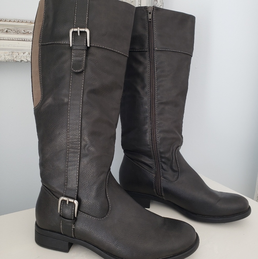 GH Bass & Co gray boots